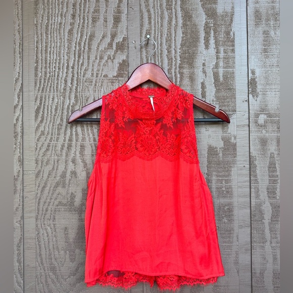 Free People Tied To You Lace lightweight Top Size Medium - Picture 3 of 9